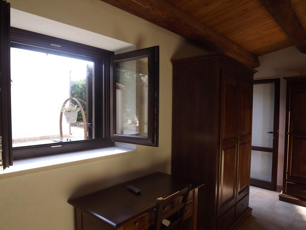 L'Antico Trappeto Bed & Breakfast Ното Стая снимка